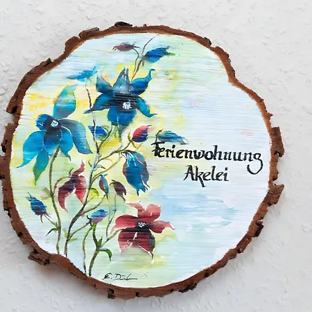 Hof In L I E B E S D O R F - Akelei * Gerabronn