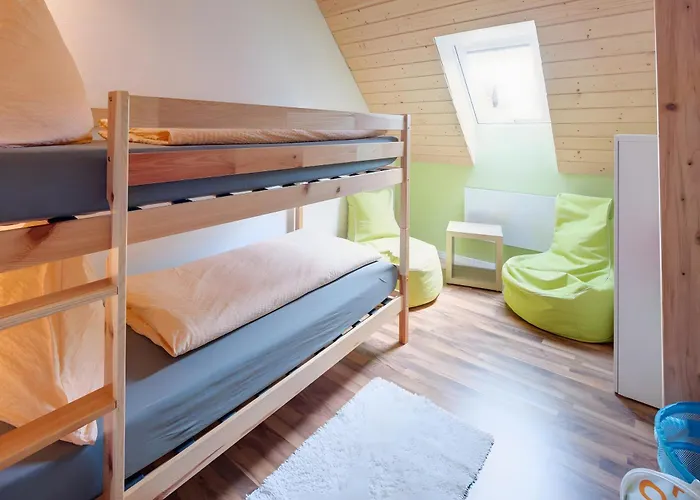 Hof In L I E B E S D O R F - Akelei